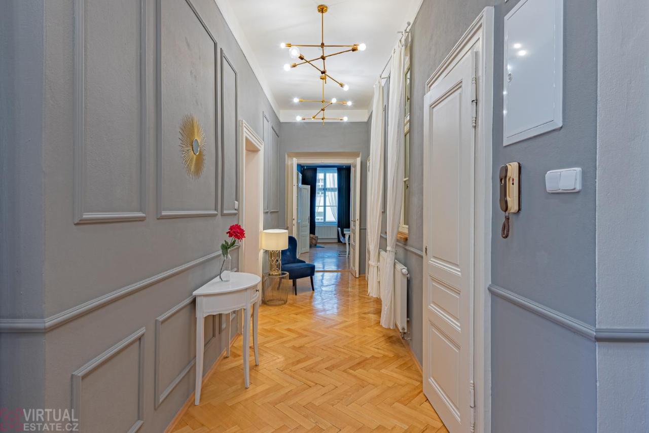 Colorful Wenceslas Square Apartment Praga Zewnętrze zdjęcie