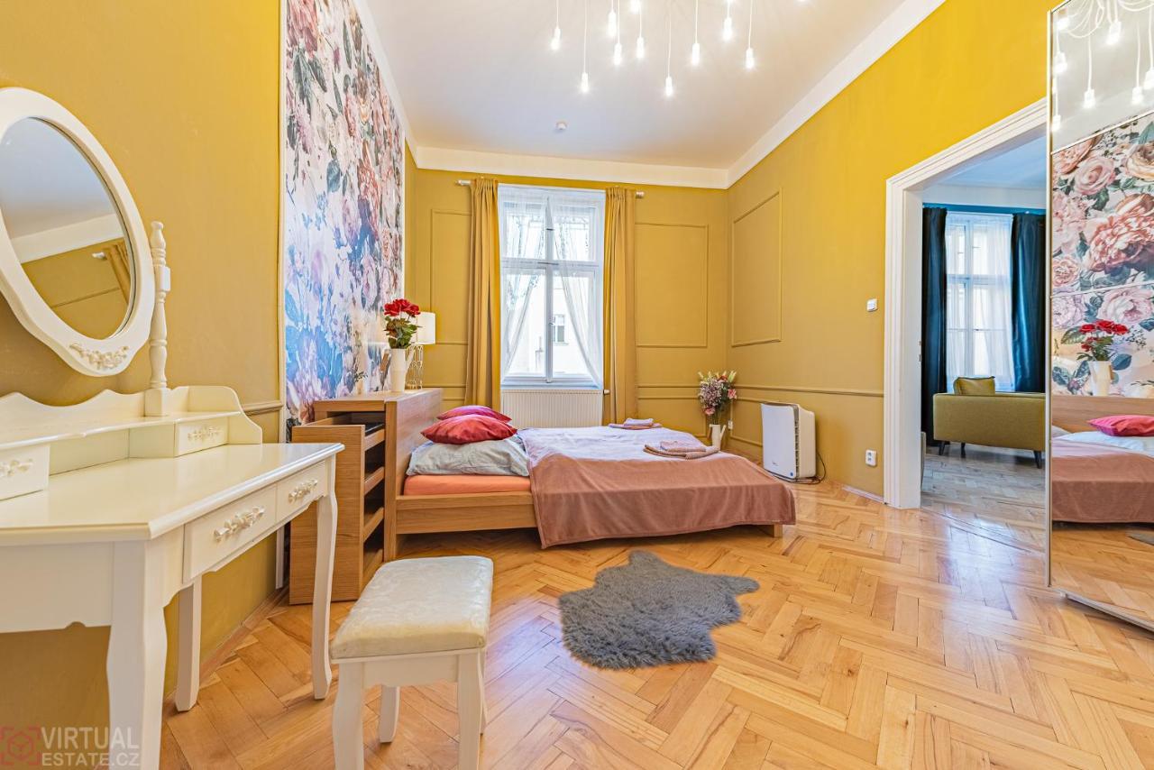 Colorful Wenceslas Square Apartment Praga Zewnętrze zdjęcie