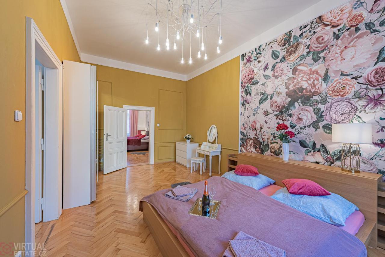 Colorful Wenceslas Square Apartment Praga Zewnętrze zdjęcie