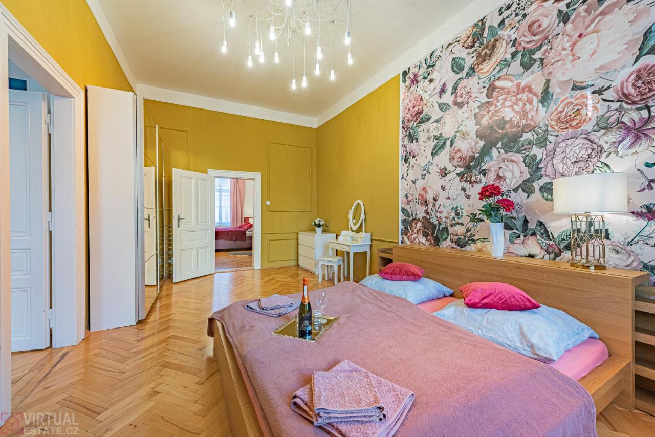 Colorful Wenceslas Square Apartment Praga Zewnętrze zdjęcie
